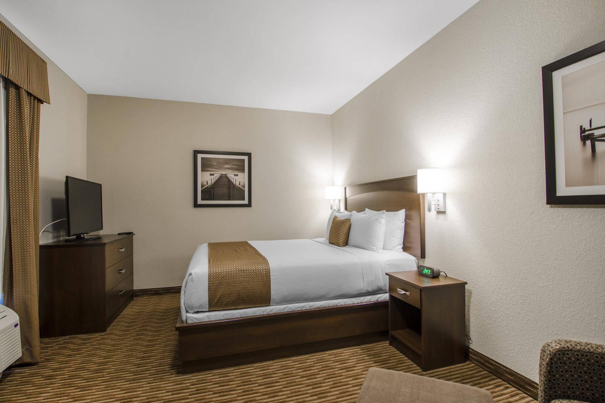 Quality Inn & Suites Estevan Zewnętrze zdjęcie