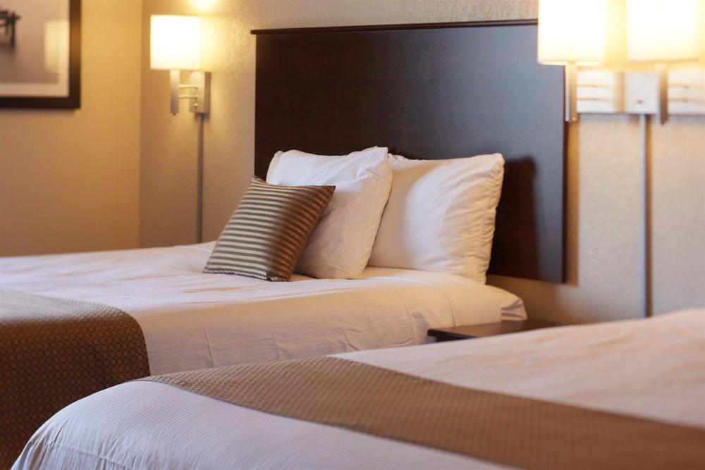 Quality Inn & Suites Estevan Zewnętrze zdjęcie