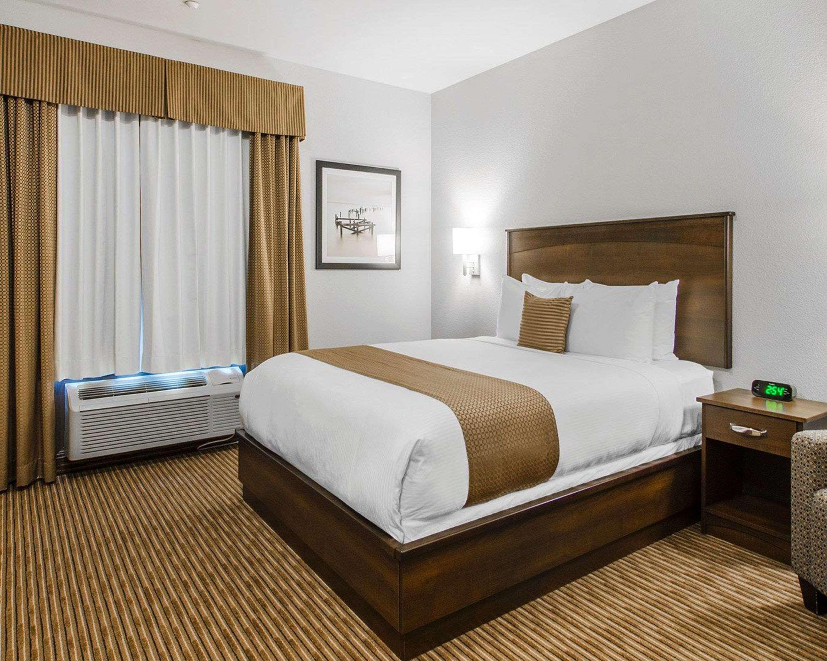 Quality Inn & Suites Estevan Zewnętrze zdjęcie