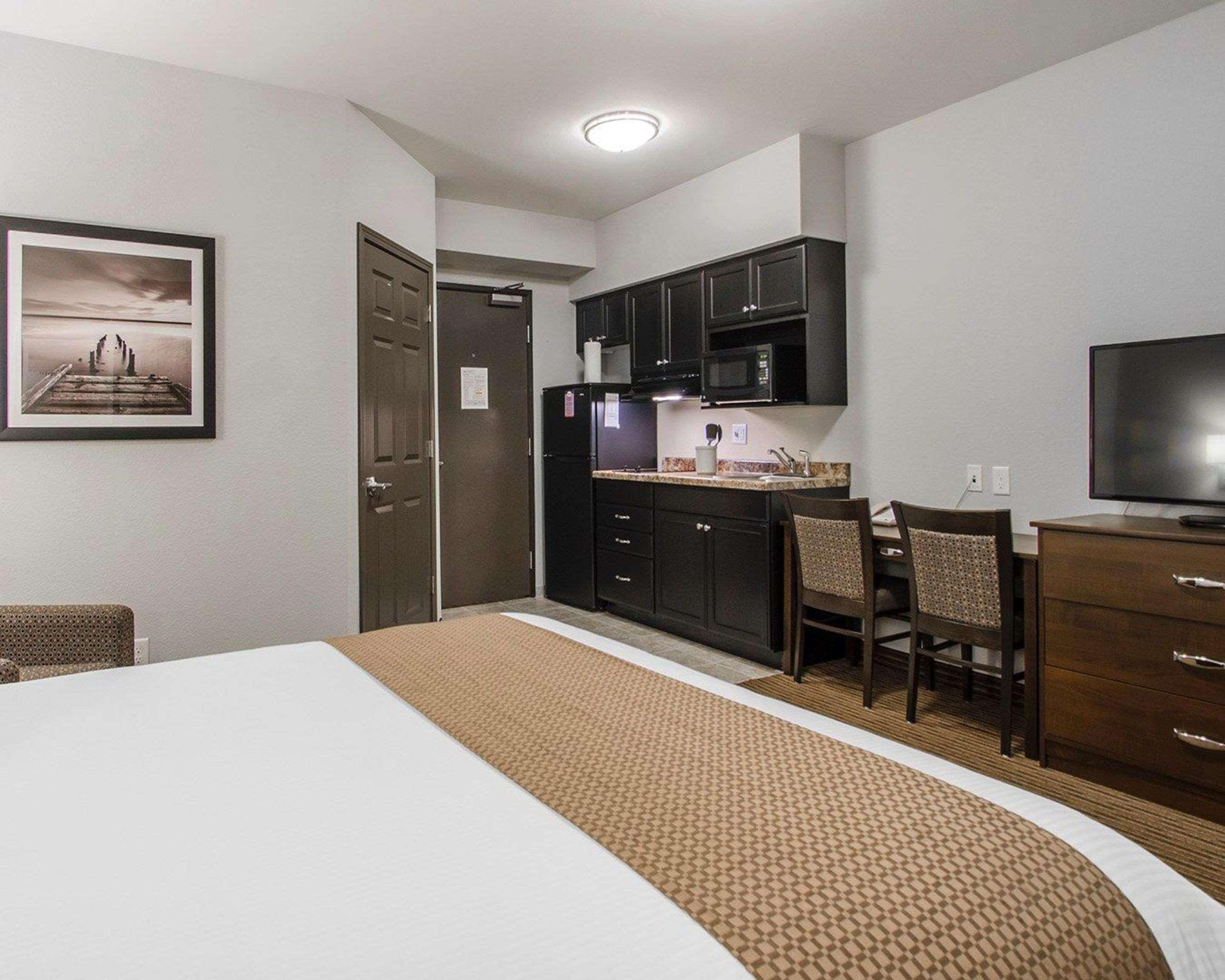 Quality Inn & Suites Estevan Zewnętrze zdjęcie