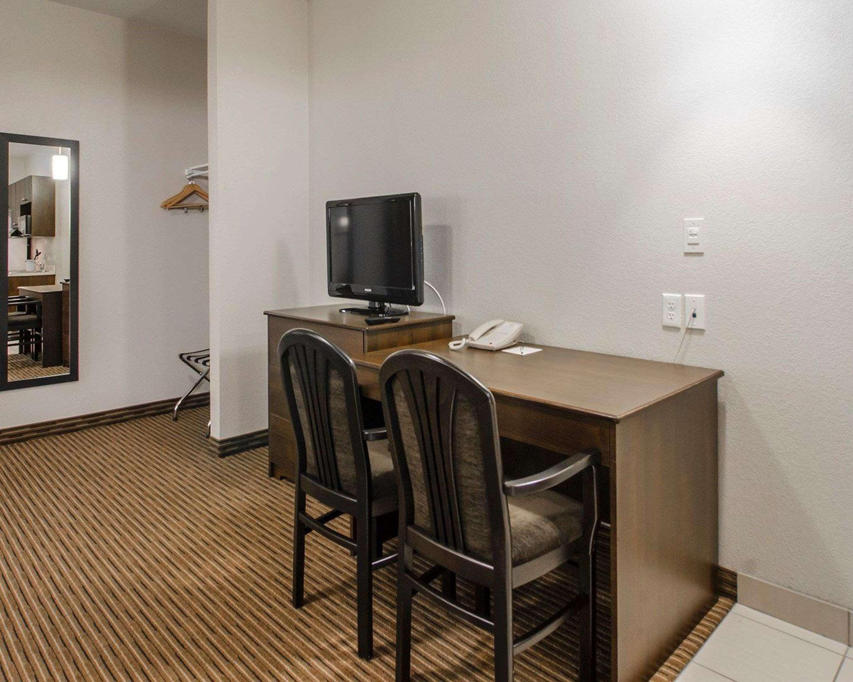 Quality Inn & Suites Estevan Zewnętrze zdjęcie
