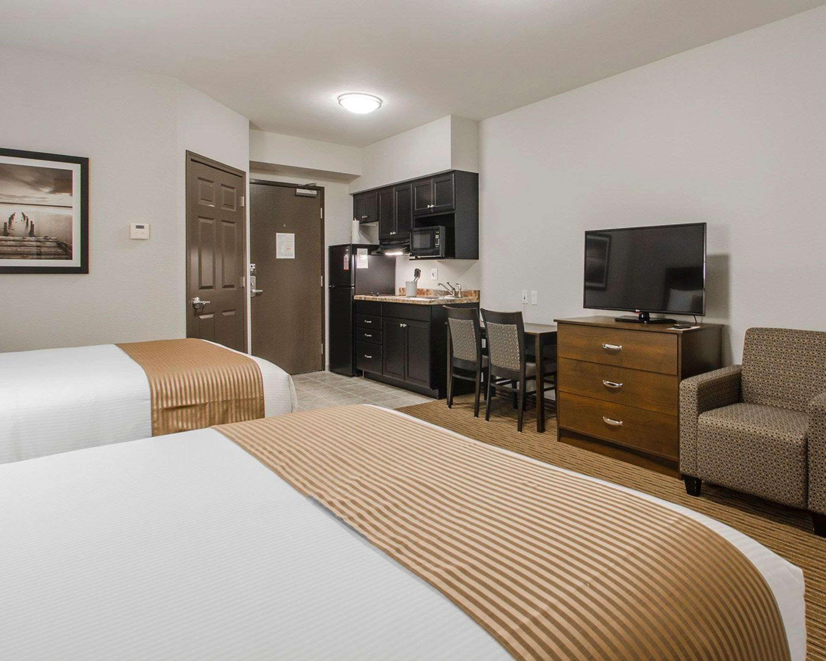 Quality Inn & Suites Estevan Zewnętrze zdjęcie